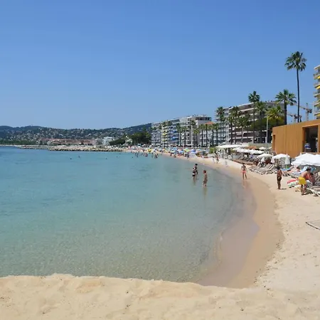 Appartement Magnificent Listed Ground Floor Air-conditioned With Wifi Antibes