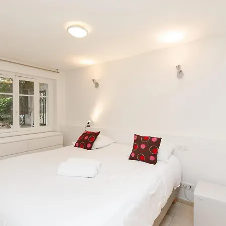 Magnificent Listed Ground Floor Air-conditioned With Wifi Appartement Antibes