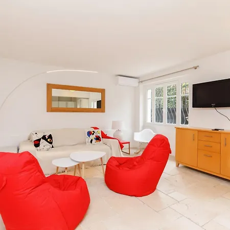 Magnificent Listed Ground Floor Air-conditioned With Wifi Antibes