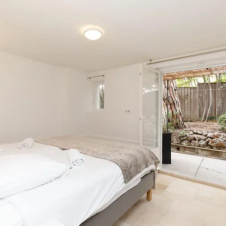 Magnificent Listed Ground Floor Air-conditioned With Wifi Appartement Antibes