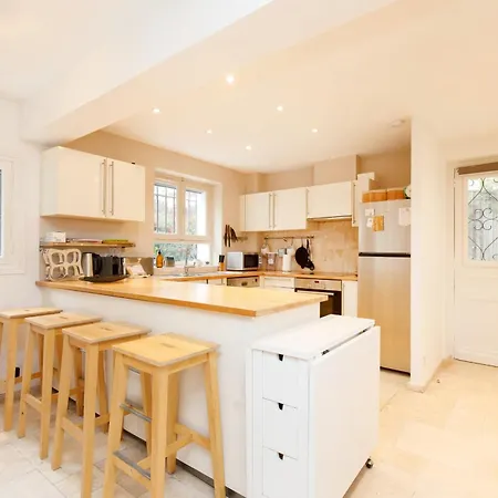 Magnificent Listed Ground Floor Air-conditioned With Wifi Appartement *